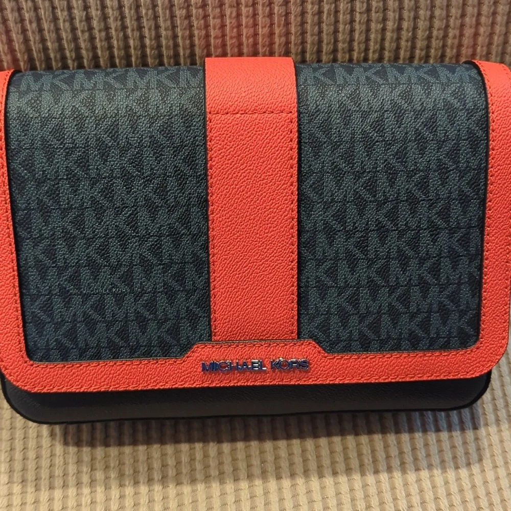 Michael Kors Cooper Mini Signature Logo Crossbody Bag w Pouch NWT - Picture 4 of 6